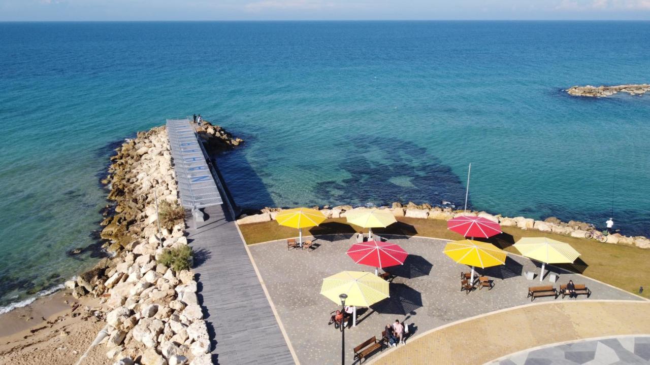 Breezot Yam Hotel Nahariya Eksteriør billede